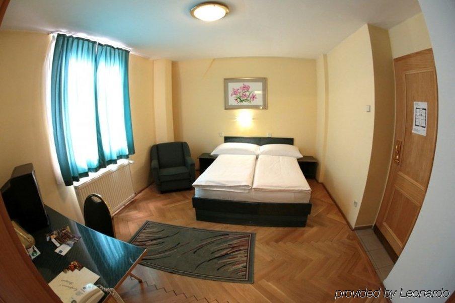Hotel Bara Budapest Room photo